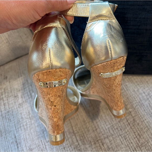 LILLY PULITZER BRIDGETT GOLD METALLIC LEATHER SANDALS size 7 - Picture 4 of 12